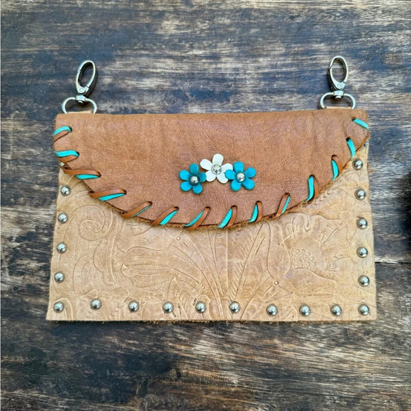 Hand tooled leather fanny pack belt bag - Picture 9 of 13